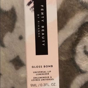 Gloss bomb